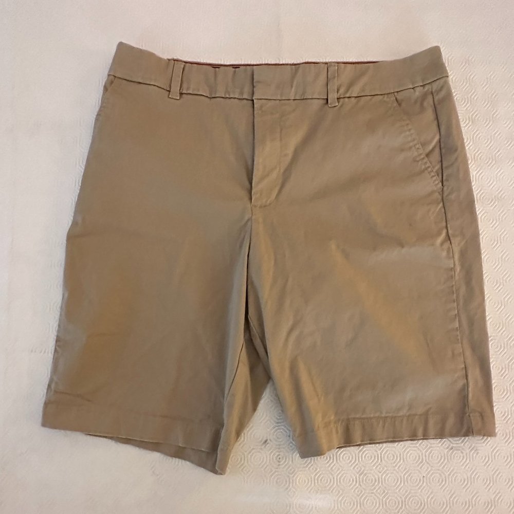Tommy Hilfiger 10" Khaki Bermuda Stretch Short, Size 14